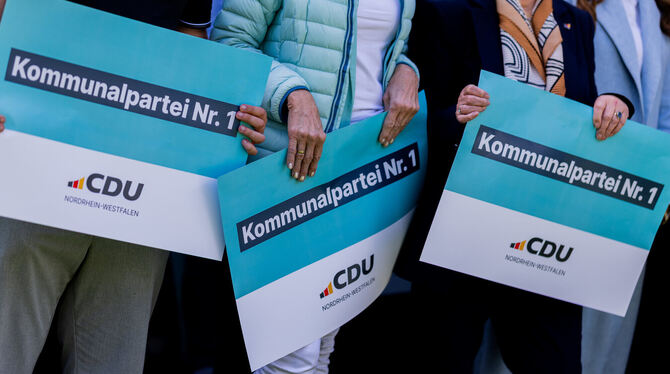 dpatopbilder, nwf, lnw, CDU, Kommunalwahl, Schriftzug, Plakat, Plakate, Symbolfoto, Symbolbild, Symbolik, Politik, Kommunen, Par Eine Partei feiert sich selbst: Merz nennt die CDU nach den Kommunalwahlen in NRW »Kommunalpartei Nr. 1«.