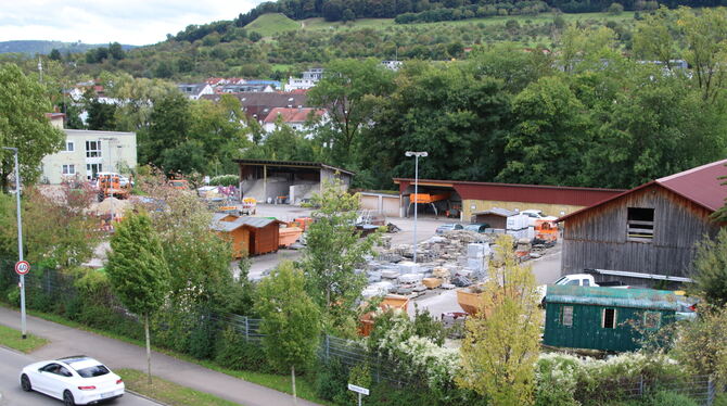 Dettingen Bauhof Blick auf einen Teil des 15.000 Quadratmeter großen Areals des Bauhofs. Im rechten Bereich soll das neue Feuerwehrmagazin gebaut