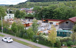 Blick auf einen Teil des 15.000 Quadratmeter großen Areals des Bauhofs. Im rechten Bereich soll das neue Feuerwehrmagazin gebaut