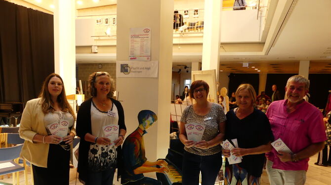 Anna-Katharina Sonnemann (Asyldiakonat des Diakonieverbandes Reutlingen), Dr. Claudia Guggemos (Katholische Erwachsenenbildung),