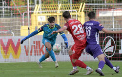 Dominik Hozlinger (links) punktet mit seinen Leistungen bei SSV-Trainer Alexander Strehmel. 