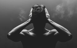 Ein Großteil der an Schizophrenie erkrankten Menschen hören Stimmen. Christian Plewnia hat nun bewiesen: Dagegen hilft die Magne