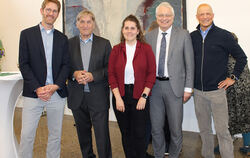 Freude herrschte bei (von links) Dr. Philipp Marquardt, Karl-Heinz Walter,  Ricarda Rödler, Robert Hahn, Dr. Hans Hammann