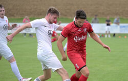 Lautertals Spielertrainer Pascal Maier ist nach drei Punkten zufrieden.  FOTO: BAUR