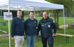 Standortleiter Marcel Friedrich (von links), Bereitschaftsleiterin Sandra Braun und Matthias Raster, stellvertretender Vorsitze