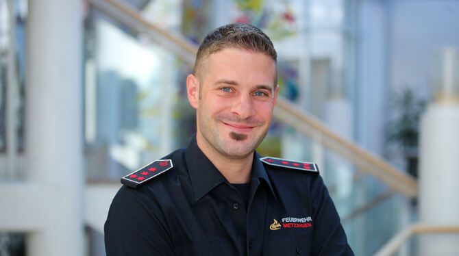 Steffen Mack (links) folgt als Kommandant auf Hartmut Holder.  FOTOS: PR