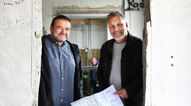 Kulturwache Sickenhausen Launer Zeeb Förderverein Jörg Launer (rechts), der Vorsitzende des Fördervereins Kulturwache, und der ehemalige Bezirksbürgermeister Frank Zeeb, Kassier