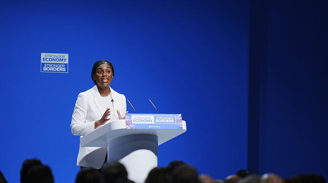 Kemi Badenoch, seit November 2024 Chefin der Konservativen, sucht mit markigen Forderungen einen Ausweg aus der Krise ihrer Part