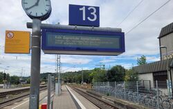 Ein Schild, das Bahnreisende Richtung Herrenberg mittlerweile zu Genüge kennen.