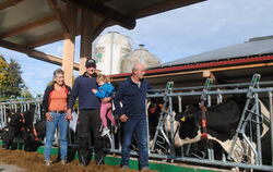 Die Familie Fritz öffnet am Sonntag ihre Tore zur gläsernen Produktion auf dem Finkhof in Pfullingen.  FOTO: JENATSCHKE