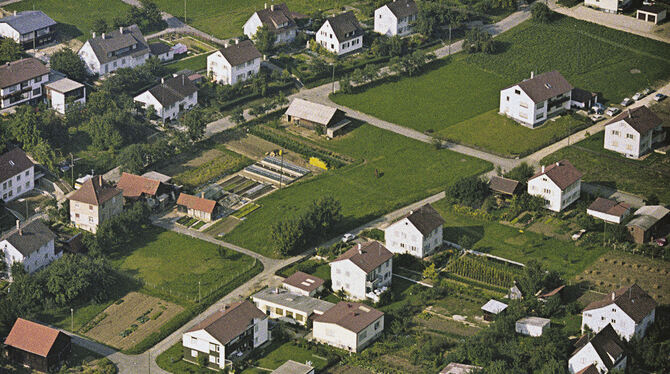 1968: Siedlung mit Einfamilienhäusern. Das Stadtarchiv vermutet, dass hier ein Teil von Ohmenhausen fotografiert wurde. Stimmt d