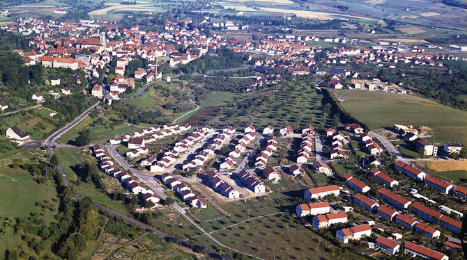 Luftaufnahme eines Neubaugebiets: Wer kann das Quartier lokalisieren?