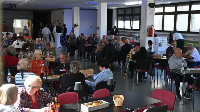 Zustellerfest Ein Dankesessen für die Helden der Nacht. Über 60 GEA-Zusteller folgten der Einladung.