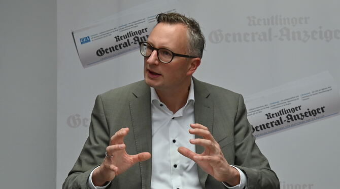 Andreas Schwarz Interview Eine stotternde Wirtschaft, klamme Kommunen, marode Schulgebäude. Grünen-Fraktionsvorsitzender Andreas Schwarz gibt sich im GEA-
