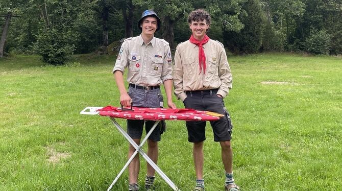 Extrembügeln Björn Bader und Milan Bauer finden immer wieder neue Orte, an denen gebügelt werden kann.