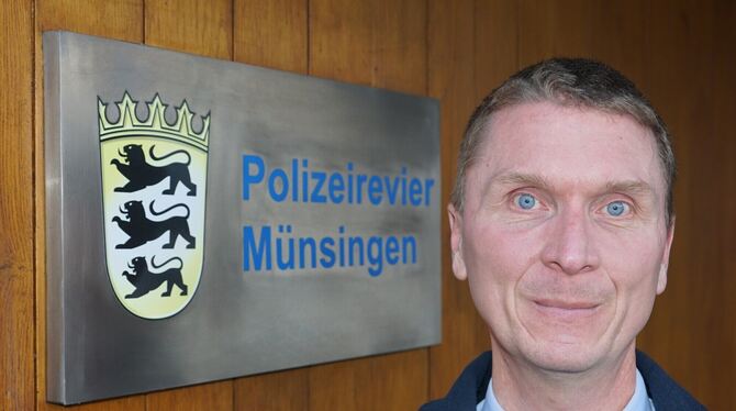 Robert Heinrich, Chef des Polizeireviers Münsingen, stellte den Kriminalitätslage-bericht vor.  FOTO: LENK Robert Heinrich, Chef des Polizeireviers Münsingen, stellte den Kriminalitätslage-bericht vor.  FOTO: LENK