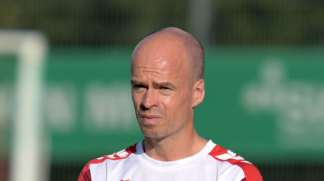 TSG-Trainer Michael Frick sieht Chancen von seinem Team, aber  keine Tore.  FOTO: BAUR