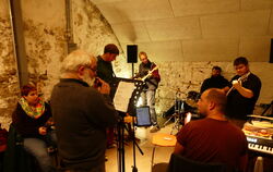 Seit 16 Jahren gibt es die integrative Band »Brennwert«. Die Musiker singen darüber, was sie gerade beschäftigt. Benjamin Strohm