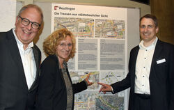 Beim ersten Bürgerinformations-Abend im Rathausfoyer erläuterten Oberbürgermeister Thomas Keck, Baubürgermeisterin Angela Weisko