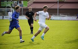 Verteidiger Luca Gnoss (rechts) von den Young Boys Reutlingen. 