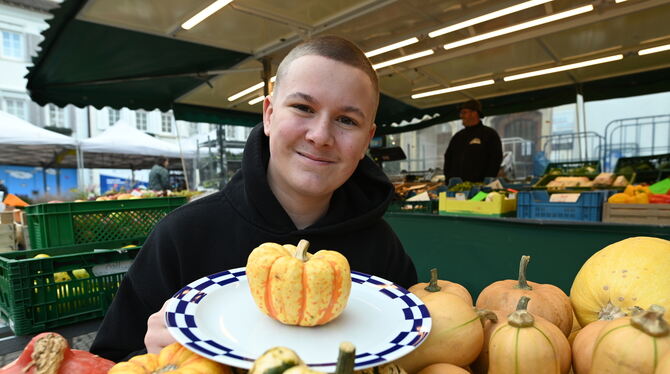 Hannes Frech Früh übt sich, was später mal ein Agrar-Ingenieur werden will: Hannes Frech (14) kennt sich mit Kürbissen aus. Auf dem Reutlinge