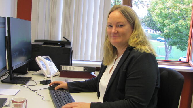 Die neue Schulleiterin in Walddorfhäslach Ina Selle An ihrem neuen Arbeitsplatz: Ina Selle, die neue Schulleiterin der Gustav-Werner-Gemeinschaftsschule in Walddorfhäslach.