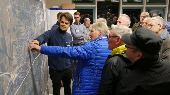 Ohmenhausen RSB Das Interesse am momentanen Planungsstand der Regionalstadtbahn war groß am Montagabend in Ohmenhausen.