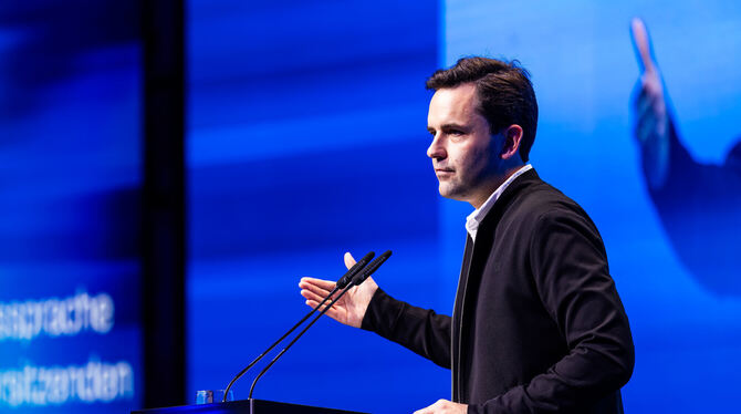 lsw, bwg, CDU, Parteien Johannes Winkel (CDU), Bundesvorsitzender der Jungen Union (JU), wirft Bundeskanzler Friedrich Merz (CDU) bei der Reform der So
