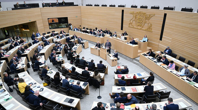 lsw, bwg, Politik, Landtag Blick in den Plenarsaal des Landtags von Baden-Württemberg: Am 8. März 2026 wird gewählt, Parteien nominieren Direktkandidaten u