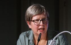 Jenny Erpenbeck hielt die Eröffnungsrede der Tübinger Poetik-Dozentur 2025.