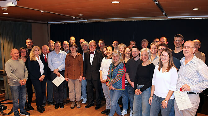 Blutspenderehrung Reutlingen 2025 26 Blutspenderinnen und -spender von insgesamt 56 Geehrten waren gekommen und erhielten von Oberbürgermeister Thomas Keck und Th