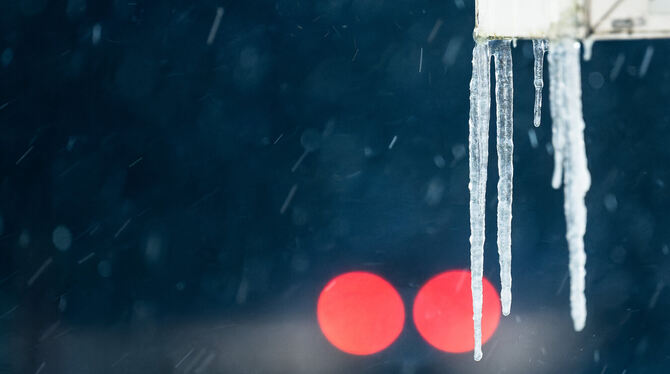 bwg, lsw, Wetterfoto, Wetterbild, Winter, Glätte, Schnee, verschneit, neuschnee, Schneefall, Kälte, kalt, Winterwetter, glatt, W Das Wochenende in Reutlingen wird klirren kalt.