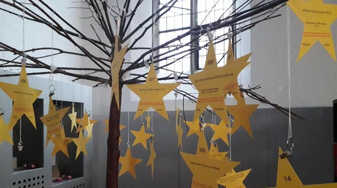 Sternenfunkelaktion Citykirche Auch in diesem Jahr werden in der Citykirche zahlreiche Sterne mit Weihnachtswünschen hängen.