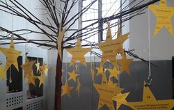 Auch in diesem Jahr werden in der Citykirche zahlreiche Sterne mit Weihnachtswünschen hängen.