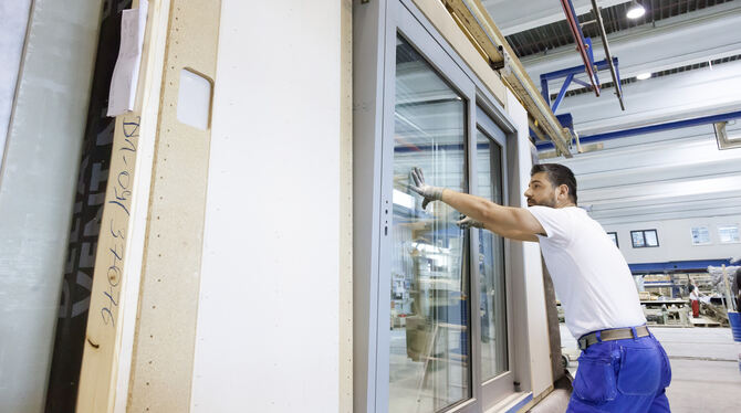 Bau Fertighaus-Produktion bei Schwörer in Hohenstein-Oberstetten.