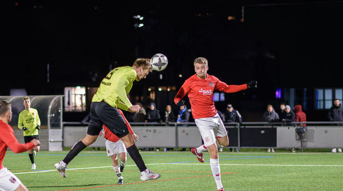 Mann des Abends: Holzhausens Viererpacker Tim Steinhilber. FOTO: KUNZE/EIBNER Mann des Abends: Holzhausens Viererpacker Tim Steinhilber. FOTO: KUNZE/EIBNER