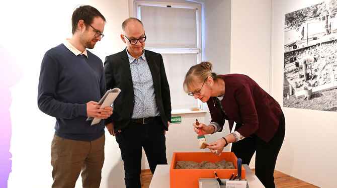 Nach 21 Jahren zeigt das Reutlinger Heimatmuseum wieder Schätze aus der eigenen archäologischen Sammlung. Kurator Sven-Jan Reina