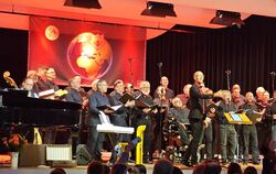 Die Sänger des Liederkranz Belsen begeisterten ihr Publikum mit ihrem Konzert am Samstag in Mössingen.  FOTO: JOCHEN