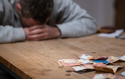 Die Zahl der Menschen, die bei den Schuldner- und Insolvenzberatungsstellen im Landkreis Reutlingen Hilfe suchen, steigt in den