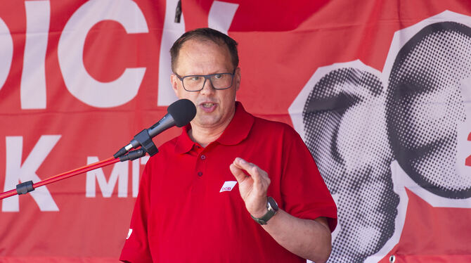 Gewerkschaften Kai Burmeister, baden-württembergischer Landesvorsitzender des Deutschen Gewerkschaftsbunds.