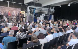 Eine von 22 städtischen Veranstaltungen beim Kultur-Open-Air: Mentalmagier Andy Häussler trat in der Bogenhalle auf.
