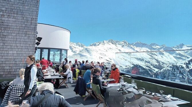 st anton Verwallstube iso Genuss mit Aussicht: Hoch über St. Anton lockt die Verwallstube mit edler Drei-Hauben-Küche.