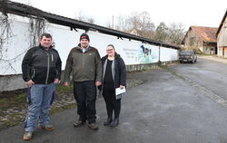 Sie machen sich auf den Weg, langfristig Pächter des städtischen Hofguts Alteburg zu werden (von links): Christian Hespeler, Ste
