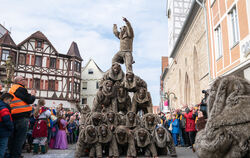 Närrisches Treiben beim Umzug durch die Reutlinger Innenstadt 2024.