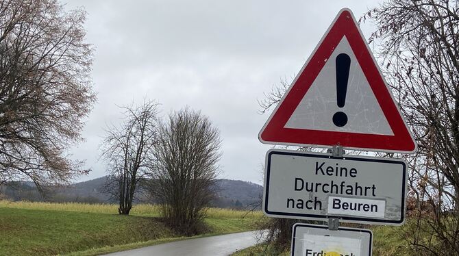 Verkehr Seit einem Jahr ist die Straße von Belsen nach Beuren gesperrt. Das soll nach dem Willen der Stadtverwaltung auch so bleiben.