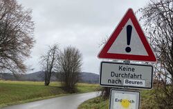 Seit einem Jahr ist die Straße von Belsen nach Beuren gesperrt. Das soll nach dem Willen der Stadtverwaltung auch so bleiben.