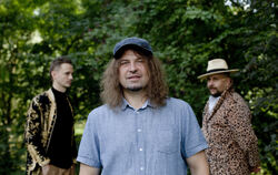 Das polnische Voda Trio spielt im Pappelgarten.