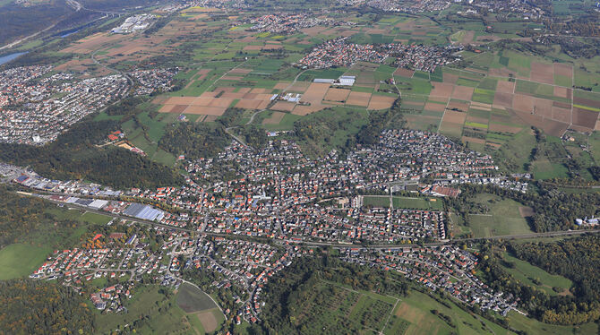 Luftbild Wannweil Wannweil aus der Luft. Die Bäume wachsen in der Echaz-Gemeinde nicht mehr in den Himmel.