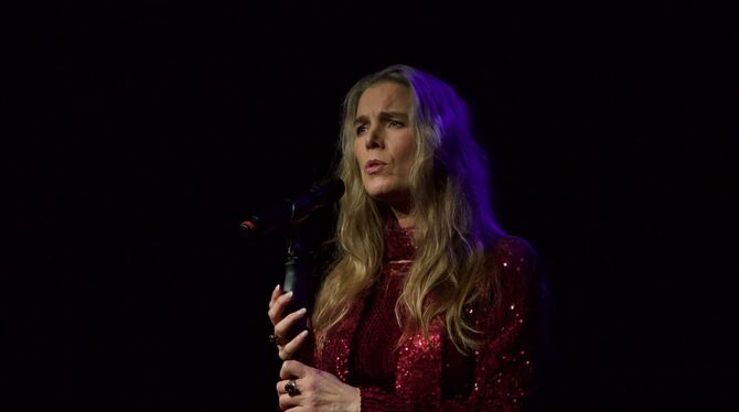 Konzert Die 55-jährige Norwegerin Rebekka Bakken überzeugt mit Charme und Stimme.