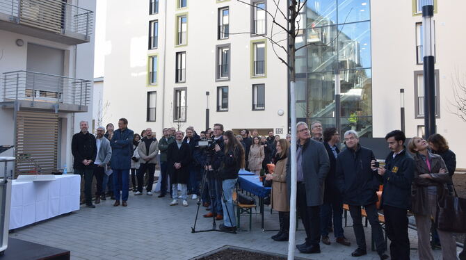 Die Uniklinik Tübingen hat 520 Appartements für Schüler und Personal gebaut. Am Dienstag war Schlüsselübergabe.